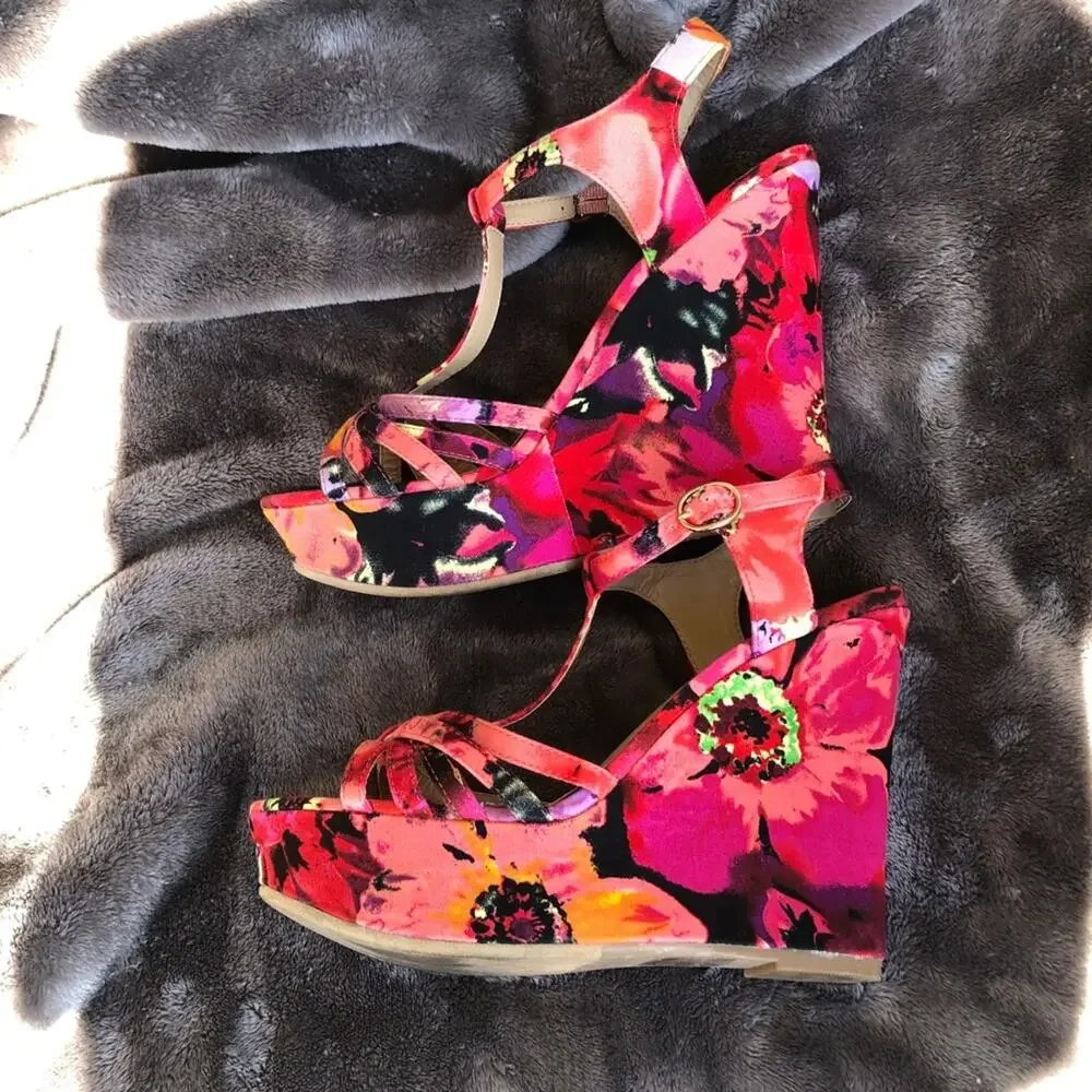 Call It Spring floral wedge sandals; sz 8
